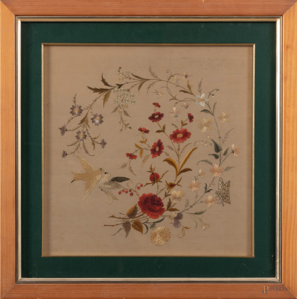 Composizione a ricamo con fiori e volatili su tessuto, XX secolo, cm 44x44, entro cornice, (Segni di usura del tempo)