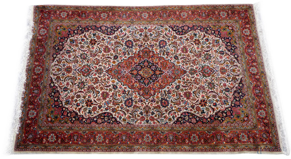Tappeto persiano Ilam, XX secolo, cm 215x138, (difetti).