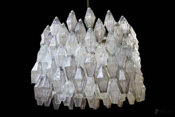 Lampadario della serie Poliedri in vetro soffiato in stampo, Venini, Murano, anni '50-'60, cm h 48x65 circa, (difetti, parti sbeccate e mancanze)