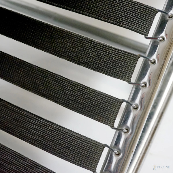 Chaise longue Le Corbusier in pelle nera e acciaio, XX secolo, cm 75x167x53 (difetti)