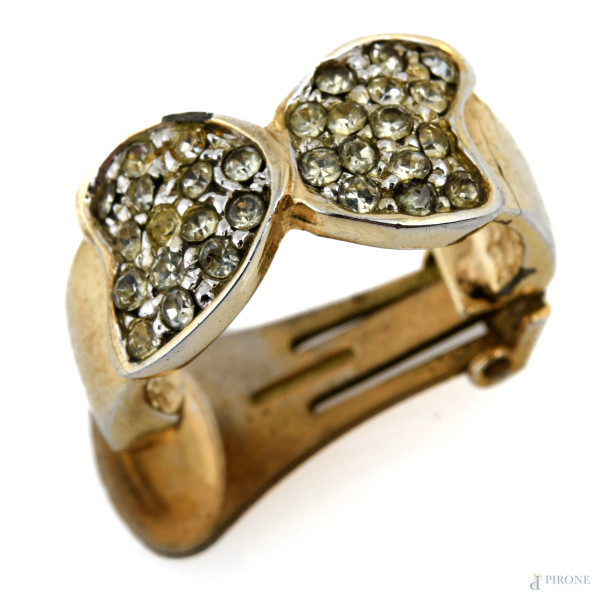 Lotto di orecchini di bigiotteria, misura massima cm 2,5 (segni di usura)