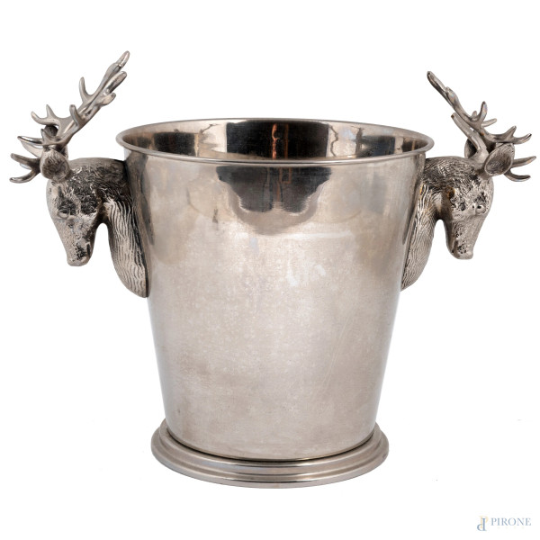 Portaghiaccio con prese a cervo in metallo argentato, XX secolo, cm 28,5x37x23(difetti, rotture)