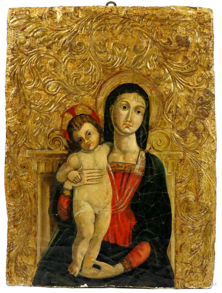 Madonna con Bambino in trono, antica tavola dipinta ad olio su fondo oro, cm 66x50, (difetti).