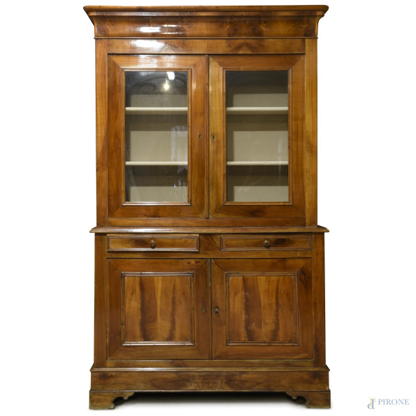 Credenza in noce, XIX secolo, cm 223x131x49 (segni di usura, scalfiture, difetti)