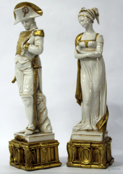 Napoleone e Paolina Bonaparte, coppia in porcellana bianca con finiture dorate marcate Capodimonte.