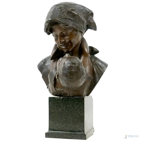 Maternità, scultura in bronzo, cm h 42, firma incussa al retro A. Merente - Fonderia Lieto, base in marmo, (difetti)