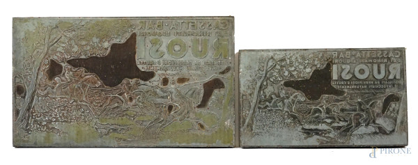 Cassetta - Bar di rinomati liquori Ruosi, lotto di due matrici per incisioni in zinco e legno, misure max cm 28x47,5, XX secolo.