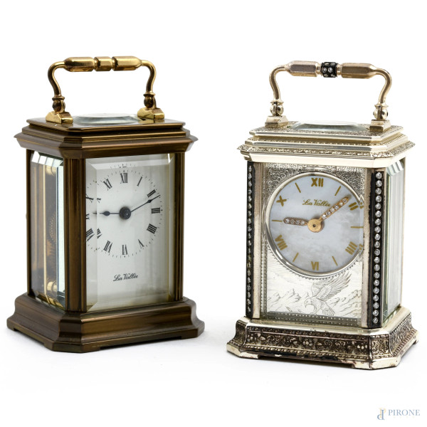 Lotto di due piccoli orologi cappuccina La Vallèe, rispettivamente in bronzo e bronzo placcato in argento 925, misure massime cm 8x4x5, (da revisionare)