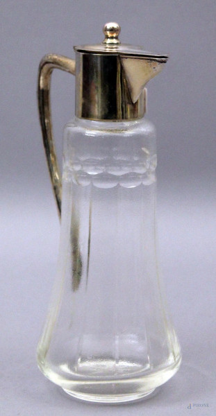 Caraffa in vetro con finale in argento, H 20 cm.