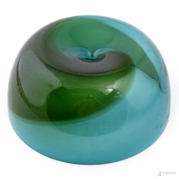 Centrotavola in vetro nei toni del blu e verde, firmato a graffio "Venini Italy", cm 13,5x30, (gr...