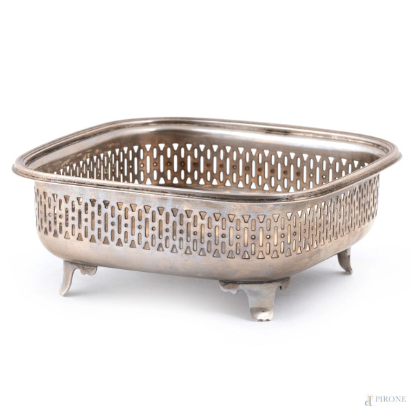 Portabonbon in argento 800 dal profilo traforato, punzone 29PD Rino Greggio, cm 7x16,5x16,5, peso gr 240