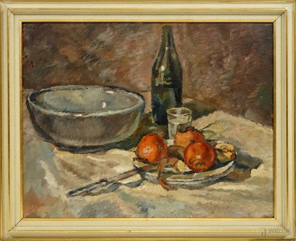 Natura morta di frutta con ciotola e bottiglia, olio su cartone, iscrizione sul retro M. Romoli 1926, cm 48,3x61,4, entro cornice