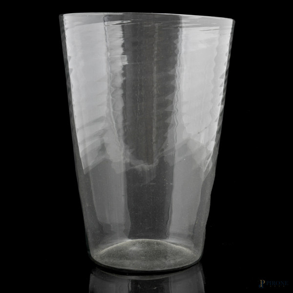 Vaso in vetro trasparente, XX secolo, altezza cm 28, (graffi)