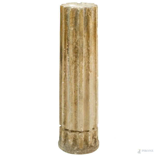 Antica colonna in marmo con fusto scanalato, cm h 88, (difetti)
