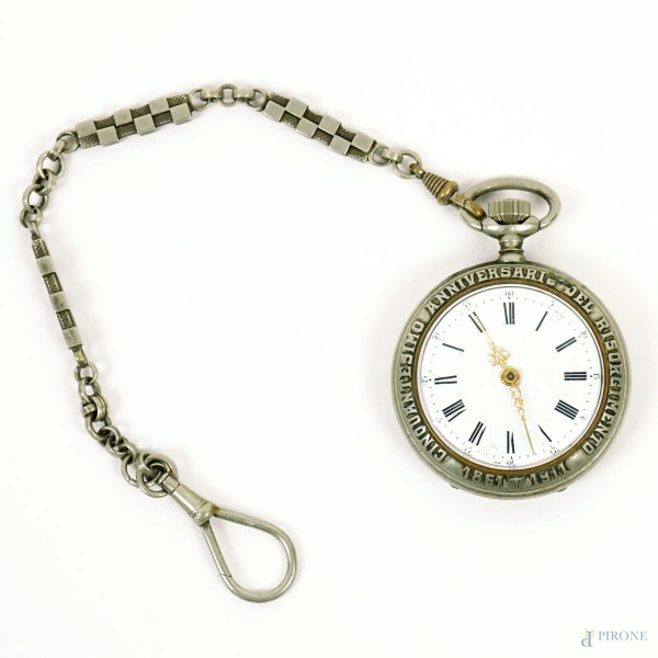 Orologio da tasca in metallo realizzato per il 50° Anniversario del Risorgimento 1861-1911, diam cm 5,3
