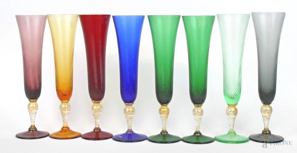 Venini, lotto di otto calici in vetro di Murano colorato, cm h 23, anno di produzione 2010.
