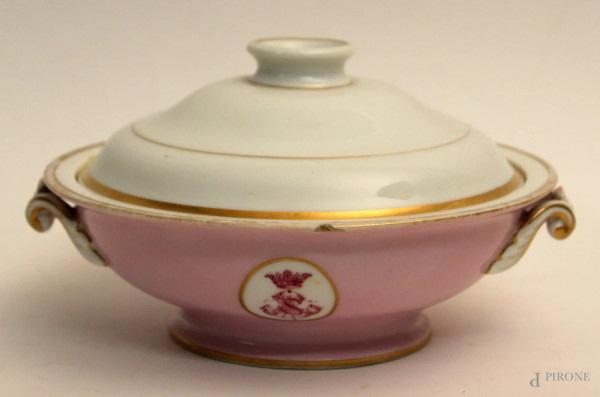 Legumiera in porcellana rosa, con particolari dorati, marcata Ginori, (piccoli difetti).