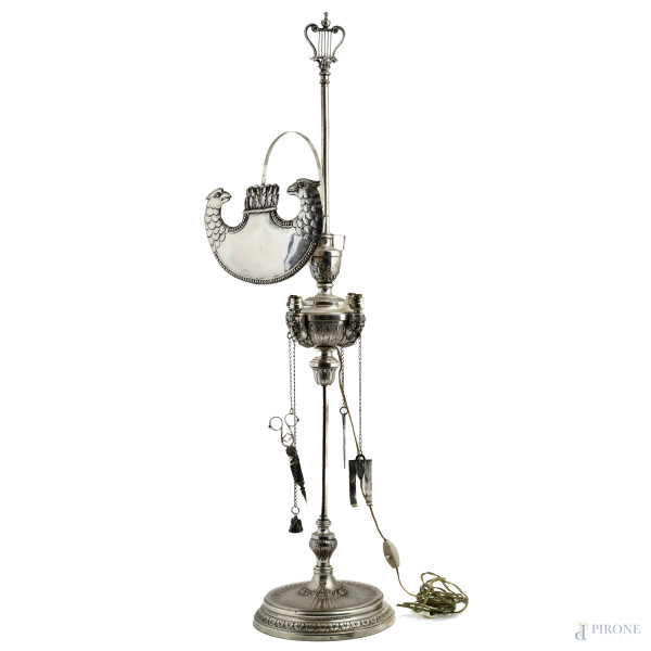 Centilena a quattro fuochi in argento cesellato, altezza cm 150, peso complessivo lordo gr 3300, (lievi segni di usura del tempo)