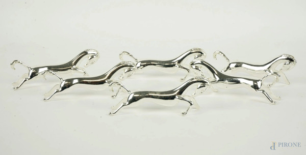 Sei segnaposto a forma di cavalli in metallo argentato, lunghezza cm 8, XX secolo.