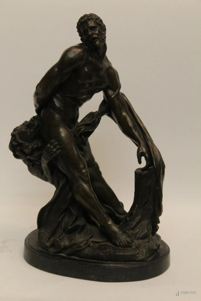 Ercole, lotta contro il leone, scultura in bronzo, poggiante su base in marmo, XX secolo, H. 41 cm.