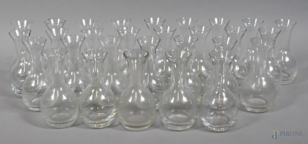 Lotto composto da ventinove quintini in vetro, altezza 14,5 cm.