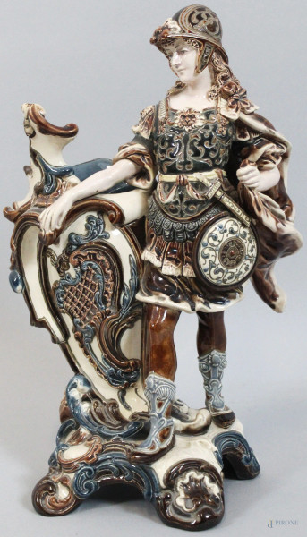 Soldato, scultura in porcellana policroma inglese, altezza cm. 30, (difetti e parte mancante)
