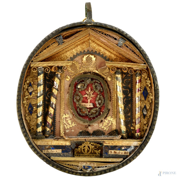 Ex voto in metallo, carta e  tessuto simulante tabernacolo, XX secolo, cm (14x11,5difetti e rotture)