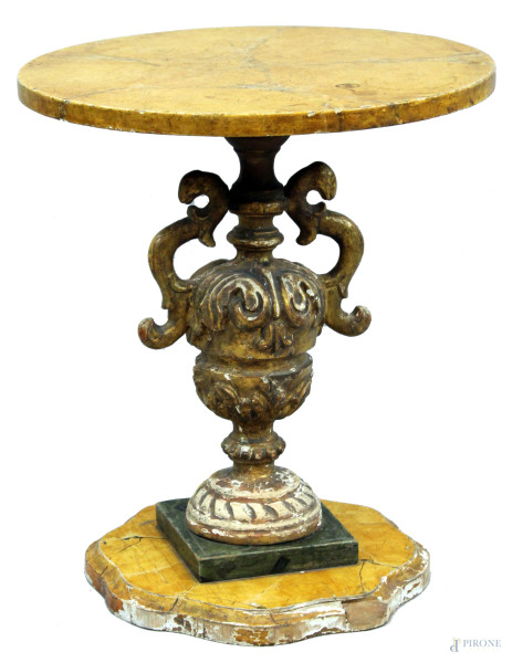 Tavolino costruito con elementi antichi, piano laccato a finto marmo e gamba a balaustro in legno scolpito e dorato, cm h 52, diam. cm 45, (difetti).