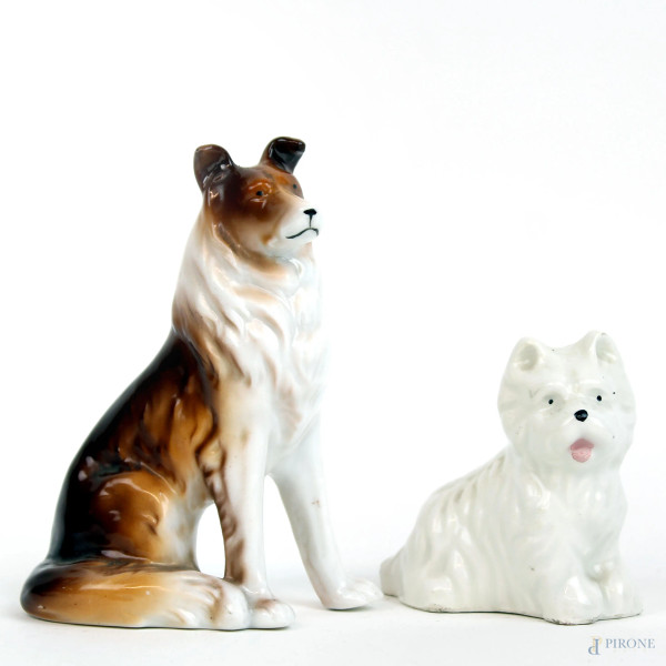 Collie e White terrier, lotto di due sculture in porcellana policroma, alt. max cm 10,5, XX secolo.