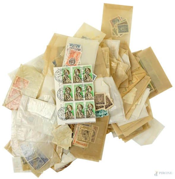 Lotto di vari francobolli da collezione di Città del Vaticano. 