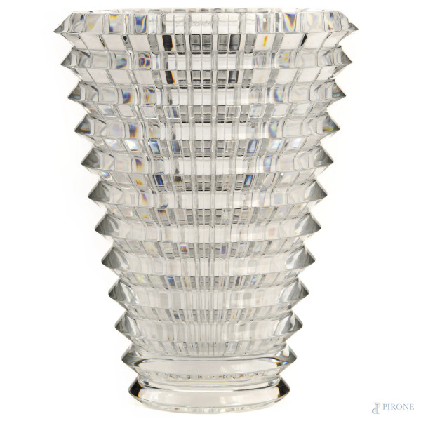 Vasetto in cristallo Baccarat, XX secolo, cm 15x11,5x9, marchio al fondo, (difetti)