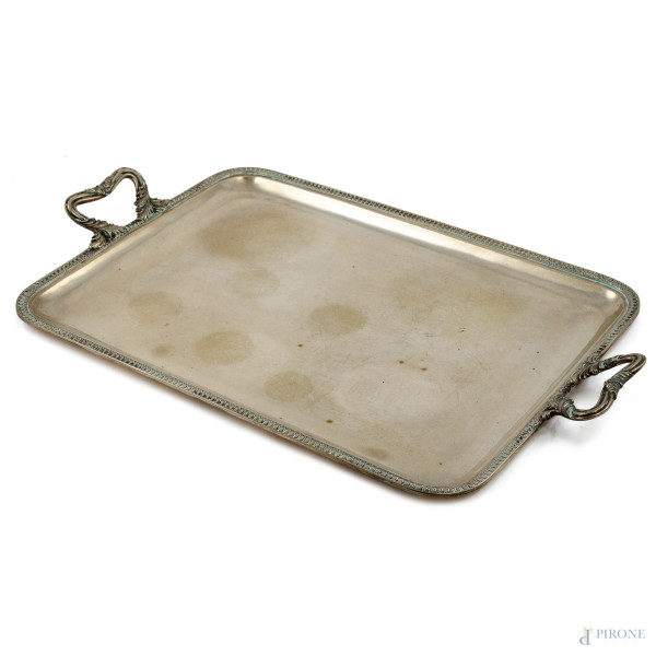 Vassoio rettangolare a doppia presa in argento 800/000, cm 34x55, peso gr 2040