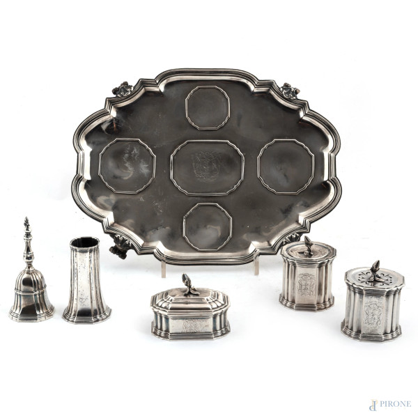 Servito da scrivania in argento, XIX-XX secolo, misura vassoio cm 3x31,5x24, peso complessivo gr ...