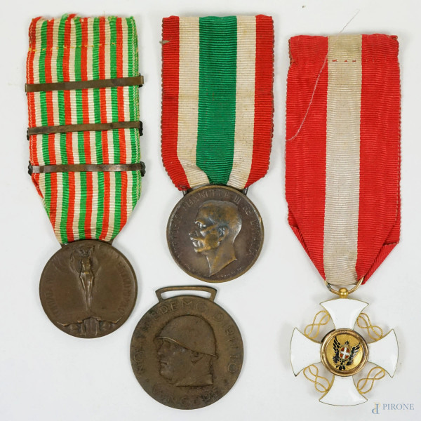 Lotto di quattro medaglie diverse, diam.max cm 4, XX secolo, (difetti).