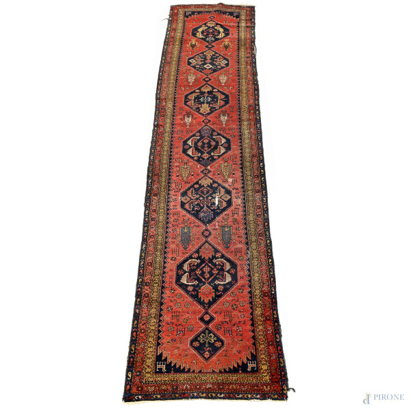 Tappeto, cm 90x400, (segni di usura, difetti)