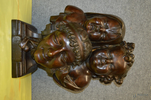 Busti di fanciulli, scultura in bronzo, firmato, h. cm 49.