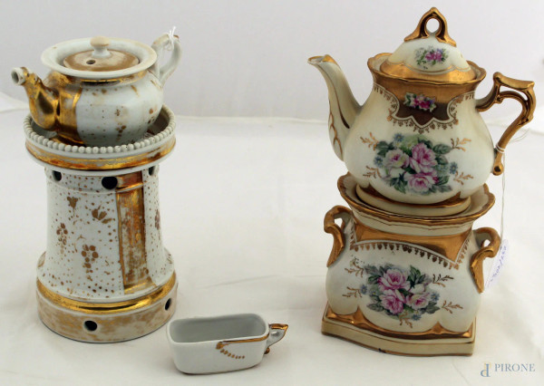 Lotto di due vieilleise ed un vaschetta in porcellana con particolari dorati a misure e diversi, h.27 - 24 cm