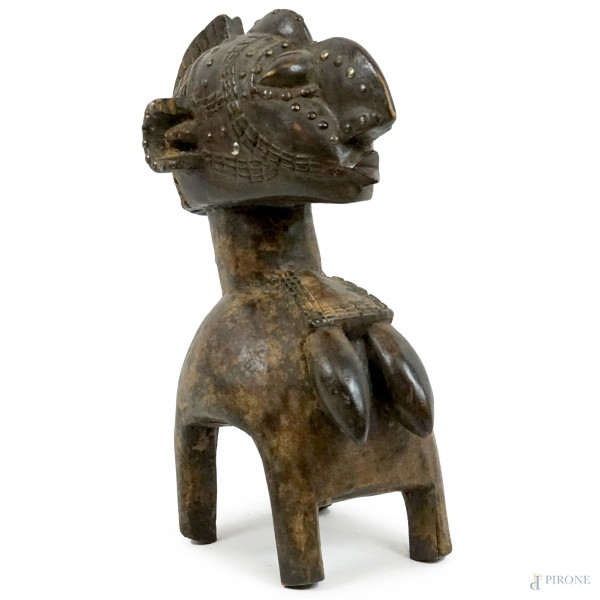 Maschera, scultura in legno intagliato, popolo Baulé, Costa d'Avorio, cm 53x14x13, (difetti).