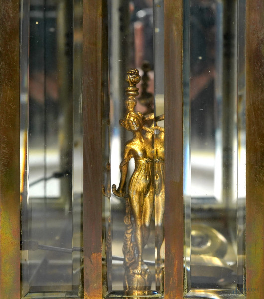 Orologio da tavolo a pendolo con movimento meccanico a carica manuale in ottone dorato, vetro e s...