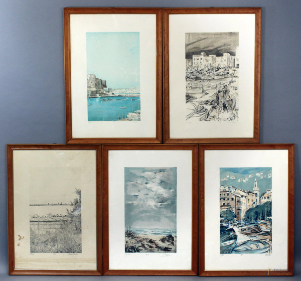 Lotto di cinque stampe di autori diversi raffiguranti paesaggi, cm 68x46,5, entro cornici.