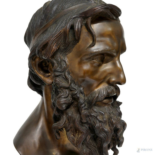 Scultura in bronzo rappresentante il busto di Platone, a firma "Gemito", altezza cm 49