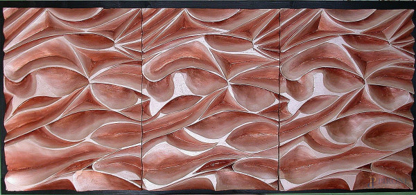 Iure Cormic (1957) scultura in resina  da parete. Trittico pezzo unico con cornice cm 132 x 58,5 x 4 (può essere appeso sia in verticale che in orizzontale)  Con autentica ed archiviazione