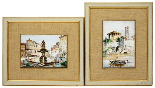 Due placche in ceramica dipinta raffiguranti Sbocco della Cloaca Maxima e Piazza Barberini, misure max cm 12,5x18,5, firmati, entro cornici.