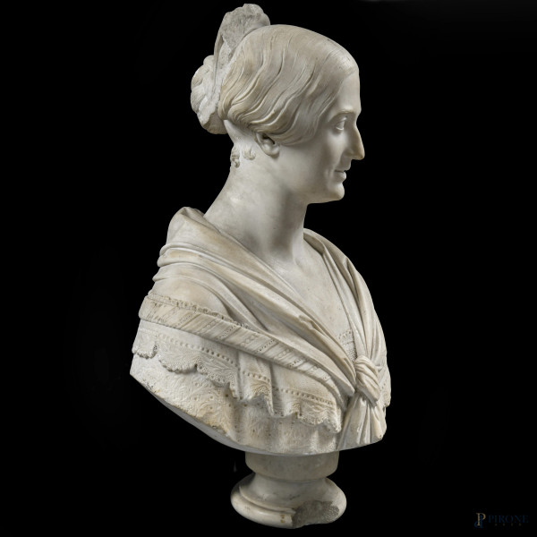 Innocenzo Fraccaroli ( Verona 1805- Milano 1882), Nobildonna, scultura in marmo, altezza cm 73, f...