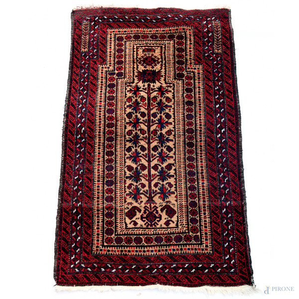 Tappeto preghiera, cm 166x103, (usura del tempo, lievi difetti)