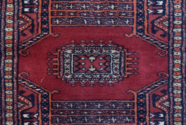 Tappeto, cm 425x95, (difetti)