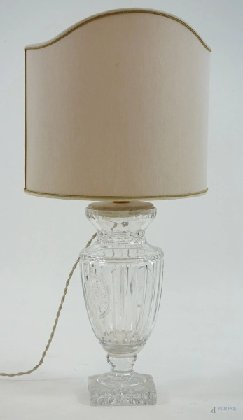 Lampada da tavolo in cristallo controtagliato, cm h 41, XX secolo