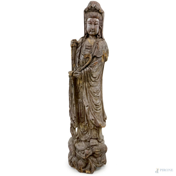 Guanyin, scultura in legno intagliato e argentato, arte orientale, XIX-XX secolo, cm h 139, (difetti).