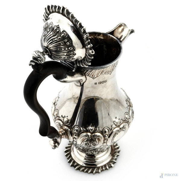 Caffettiera in argento inglese con manico in legno laccato, XIX-XX secolo, altezza cm 26, peso lo...