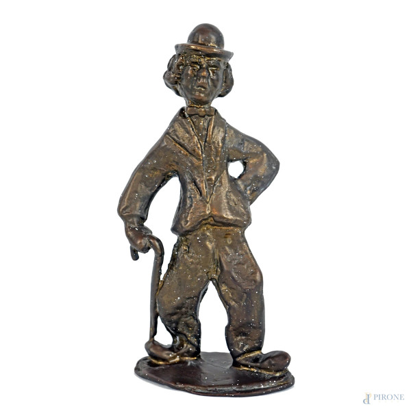 Gentiluomo con bastone, scultura in bronzo, cm h 22, XX secolo, (segni del tempo).